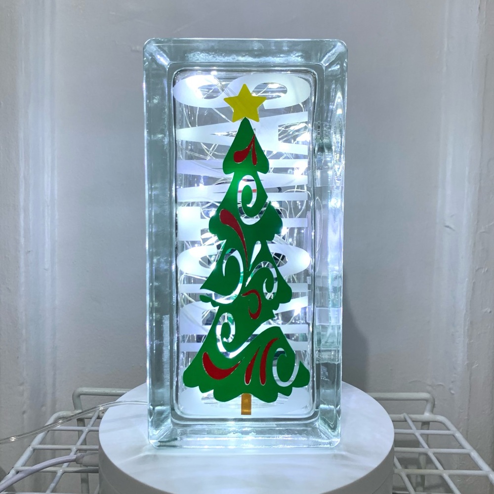 Giveaway on @creativelym's Holiday Show, Nov. 28